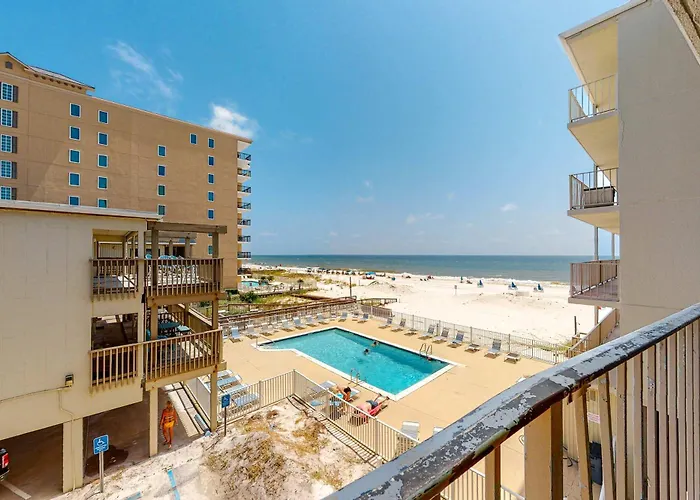 Beachfront With Balcony Overlooking Gulf Of Mexico & Pool *