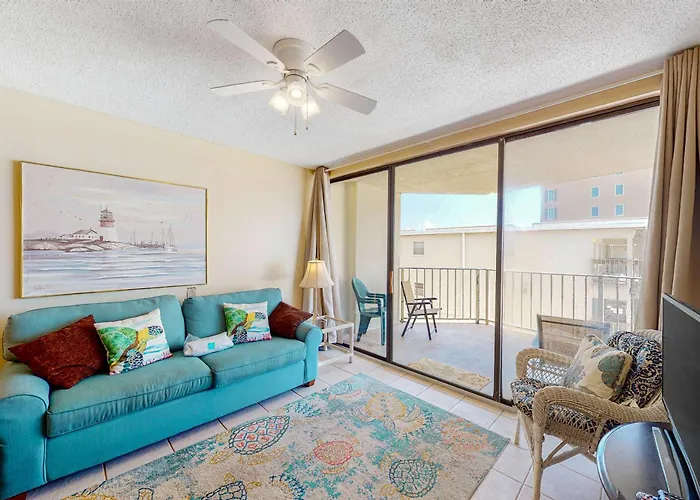 Beachfront With Balcony Overlooking Gulf Of Mexico & Pool