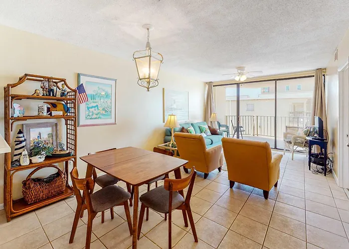Beachfront With Balcony Overlooking Gulf Of Mexico & Pool Gulf Shores