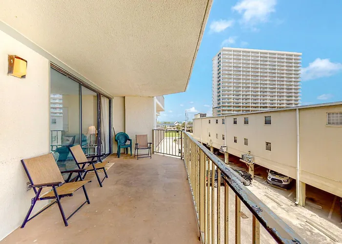 Beachfront With Balcony Overlooking Gulf Of Mexico & Pool Holiday home *